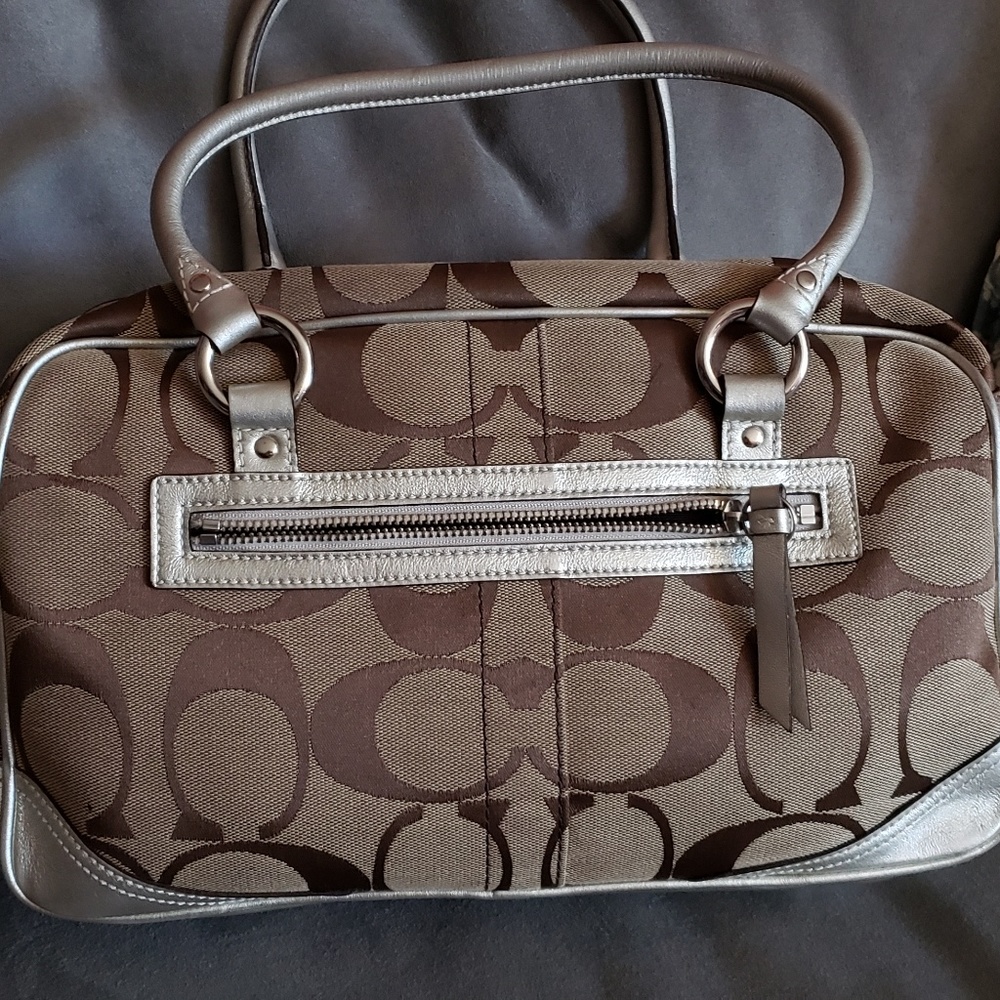 Coach hand bag - Picture 5 of 8